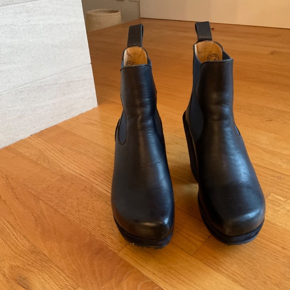 John Fleuvog Size 6 Stylish Ankle Boots - Picture 5 of 6
